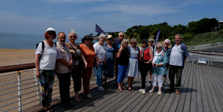 Studierende aus Münster und Nantes am Atlantik-Strand von St. Marc bei St. Nazaire im Sommer 2023.