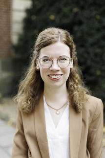 Dr. Jana Masselink <a name="masselink"></a>