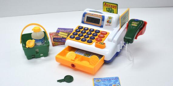 Toy cash machine