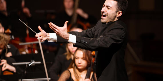 Foto des Dirigenten Farhard Garayusifli