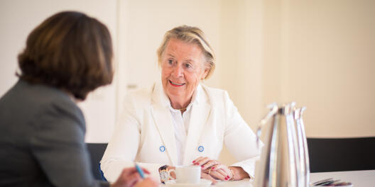 Karla Völlm im Interview mit Nora Kluck vom alumni|förderer-Magazin.