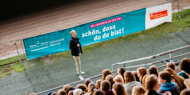 Link to https://www.uni-muenster.de/foerdern/en/foerdermoeglichkeiten/sponsoring.html
