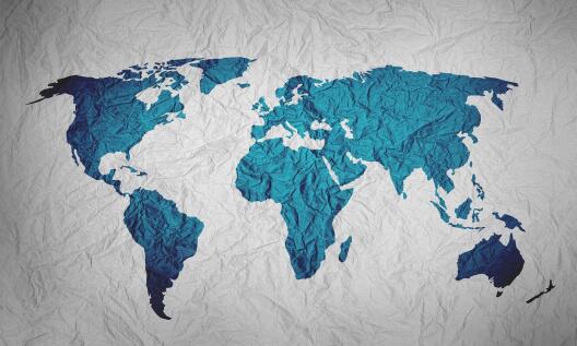 Weltkarte auf geknittertem Papier