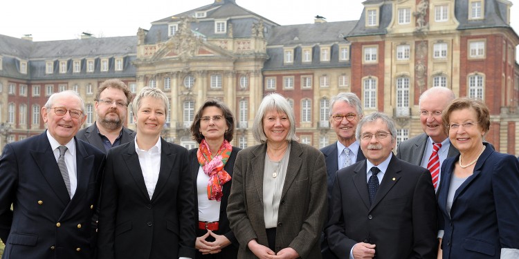 Rektorin Prof. Dr. Ursula Nelles (re.) begrüßte den neuen Hochschulrat<address>&copy; WWU - Peter Grewer</address>