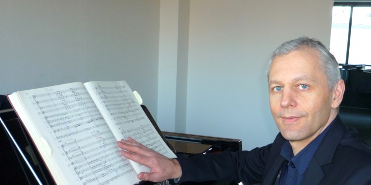 Bastian Heymel ist neuer Dirigent des Jungen Sinfonieorchesters.<address>&copy; WWU Münster</address>