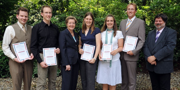 Sebastian Westermann, Jan Kuhlmann, Prof. Dr. Ursula Nelles, Dr. Michaela Spiske, Stephanie Rehrmann, Dr. Christian Melchers und Prof. Dr. Hans Kerp (v. l. n. r.)<address>&copy; WWU - Grewer</address>