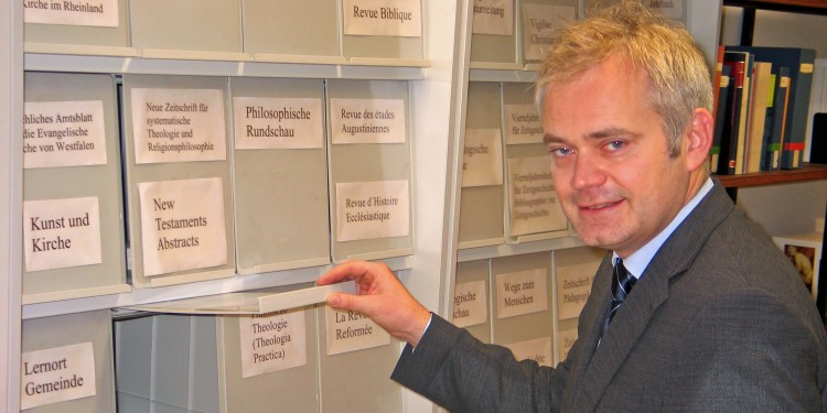 Prof. Dr. Hermut Löhr<address>&copy; WWU - Sauer</address>