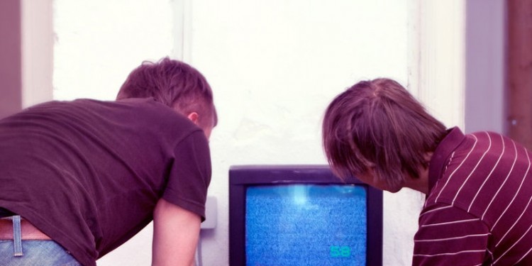 Bei der Anschaffung von Fernsehgeräten achten viele Kunden nicht auf den Stromverbrauch.<address>&copy; iotas / Photocase</address>