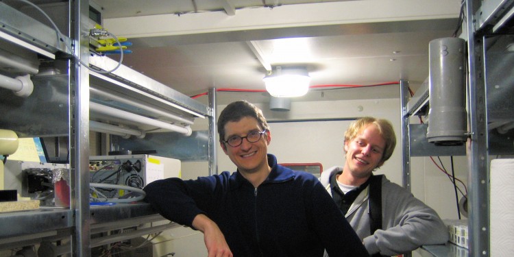 Dr. Gisep Rauch (vorn) mit Biologiestudent Hendrik Eggert.<address>&copy; WWU - Schwitte</address>