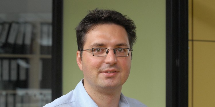 <address>&copy; WWU - Grewer</address>