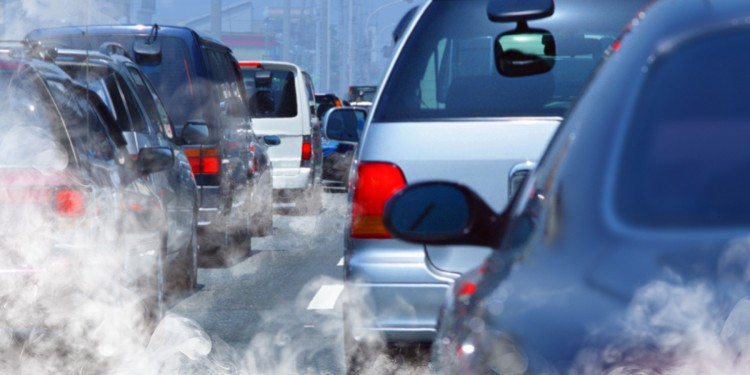 Viel Verkehr bedeutet viel Feinstaub. Die Folge: Die Luft wird schlechter mit den bekannten gesundheitlichen Folgen.<address>© Colourbox.de - ssuaphoto</address>