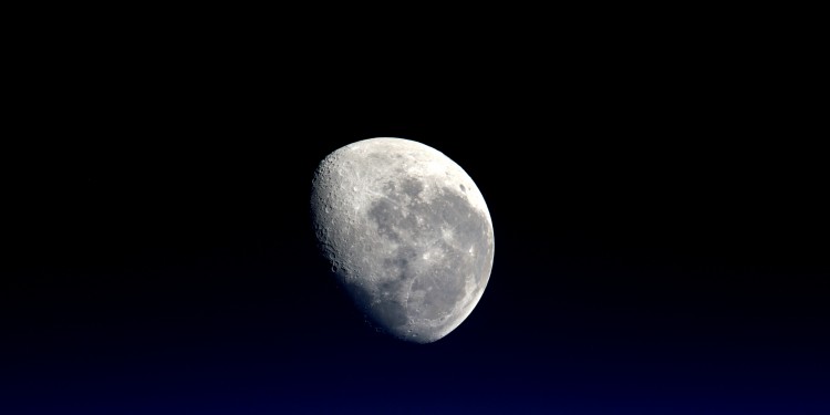 Um den Erdtrabanten geht es beim &quot;Thementag Mond&quot; am Heckentheater Kattenvenne.<address>© ESA, NASA</address>