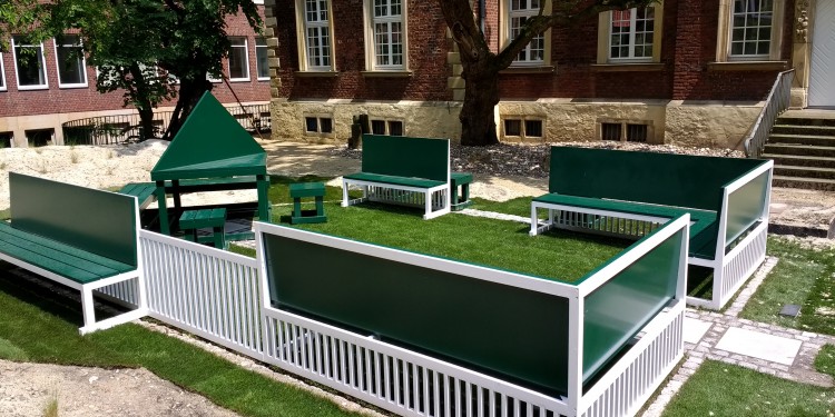 Der "Study Garden"(1987) von Siah Armajani im Garten des Geomuseums der WWU ist wieder nutzbar.<address>&copy; WWU/JS</address>