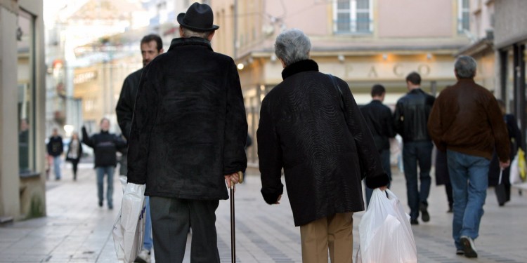 Senioren sind für Betrüger und Diebe häufig ein lohnendes Ziel.<address>© Symbolfoto: colourbox.de</address>