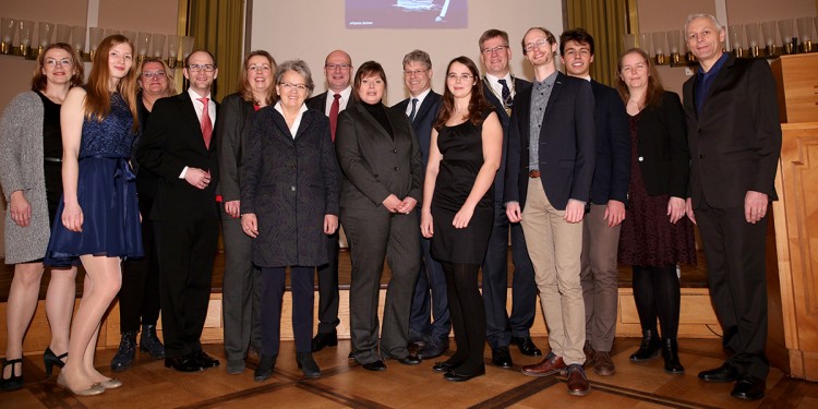 Das Rektorat der WWU mit den Preisträgern der Universitätspreise 2017<address>&copy; WWU/Peter Leßmann</address>