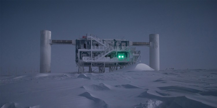 Das "IceCube"-Labor an der Amundsen-Scott-Südpolstation<address>© Emanuel Jacobi, IceCube/NSF</address>