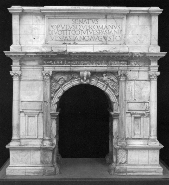 Triumphbogen aus Kork (cork model of the arch of Titus) © Archäologisches Museum der Universität
