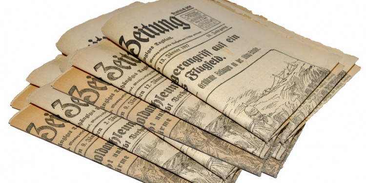 Historische Zeitungen<address>© fotolia.com/photo 5000</address>