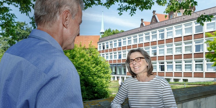 Prof. Dr. Barbara Stollberg-Rilinger sprach mit WWU-Pressesprecher Norbert Robers über ihre Karriere als Historikerin, ihre Zeit an der Universität Münster und ihre Zukunft in Berlin.<address>&copy; WWU / Jean-Marie Tronquet</address>