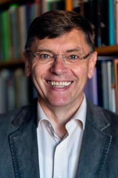 Prof. Dr. Alfons Fürst<address>© WWU - privat</address>