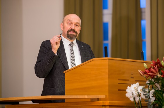 Prof. Dr. Traugott Roser hielt die Laudatio.<address>&copy; WWU - Peter Leßmann</address>