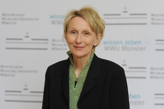 Prof. Dr. Lydia Sorokin, Biochemikerin und Sprecherin des Exzellenzclusters "Cells in Motion"<address>© WWU - Peter Grewer</address>