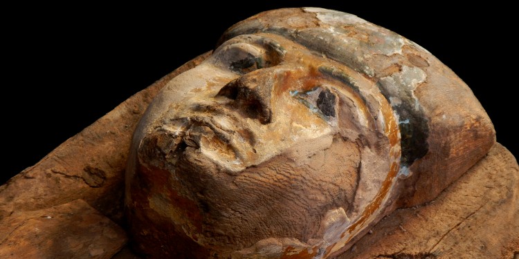 Ausstellungsbeitrag: Ägyptischer Sarkophag-Deckel im Archäologischen Museum der WWU<address>© R. Dylka</address>