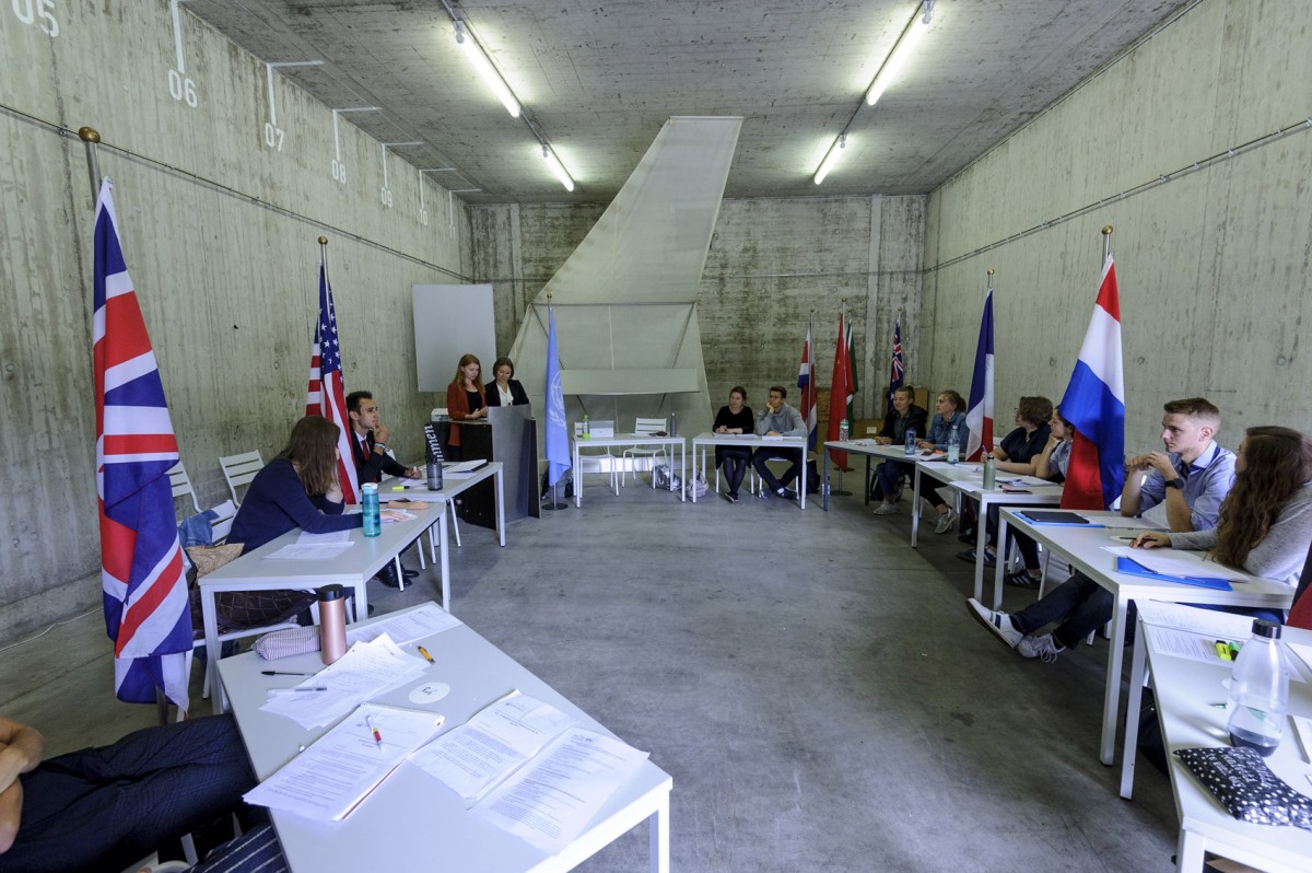 In einem Saerbecker Bunker simulierten Psychologie-Studierende eine Sitzung des Weltsicherheitsrats. © WWU - Ulrich Gunka