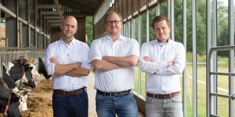 Dr. Sebastian Terlunen developed the FrachtPilot together with (left to right) Jan-Hendrik Fischer and Dr. Stefan Fleischer.<address>© FlexFleet Solutions</address>