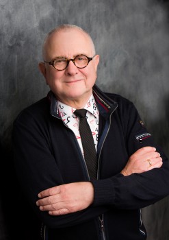 Prof. Dr. Martin Stein vor einer Tafel.<address>© WWU - ZfL</address>