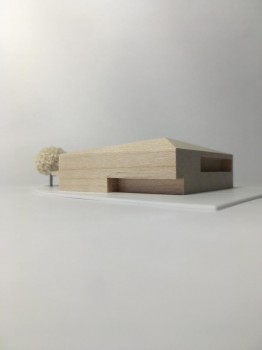 Ein Holzmodell der von den münsterschen Architekten "Burhoff und Burhoff" geplanten Kindertageseinrichtung.<address>© WWU - Burhoff und Burhoff</address>