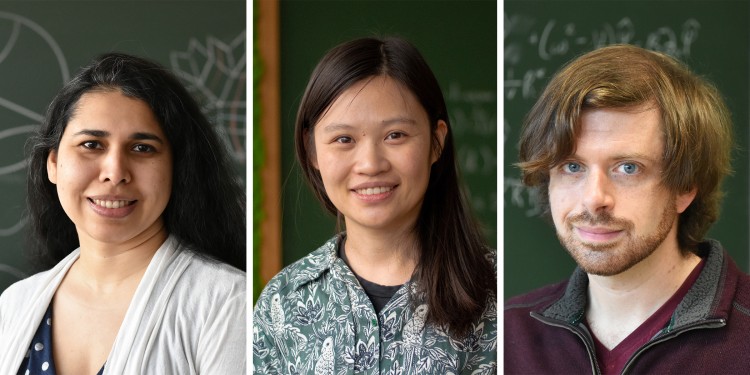 Dr. Bakul Sathaye, Dr. Tingxiang Zou und Dr. Christopher Kauffman (v.l.) forschen aktuell am Exzellenzcluster Mathematik Münster.<address>© WWU - Victoria Liesche</address>