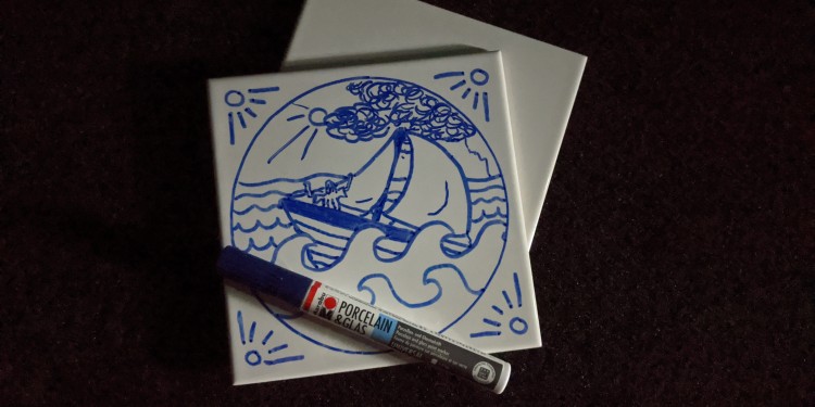 Nach historischem Vorbild aus den Niederlanden, gerne aber auch nach eigenen Vorstellungen, können Kinder in einem Ferienworkshop des Bibelmuseums eine eigene Bibelfliese gestalten.<address>&copy; WWU/Bibelmuseum - Dr. Jan Graefe</address>