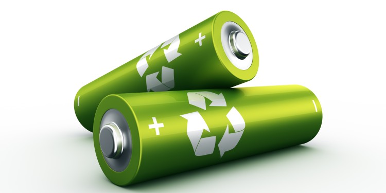 Der Einsatz recycelter Materialien senkt nicht nur die Kosten für die Ausgangsrohstoffe, sondern ermöglicht auch Energieeinsparungen in der Batterieproduktion.<address>© AdobeStock</address>