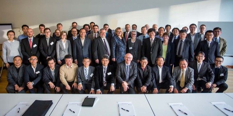 Members of the German-Taiwanese research cooperation project with representatives of the universities and research institutes involved and representatives of BMBF and MOST<address>© WWU/Peter Leßmann</address>