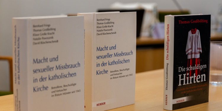 Die Missbrauchsstudie des WWU-Forschungsteams für die Jahre 1945 bis 2020 im Bistum Münster.<address>© WWU - Michael Möller</address>