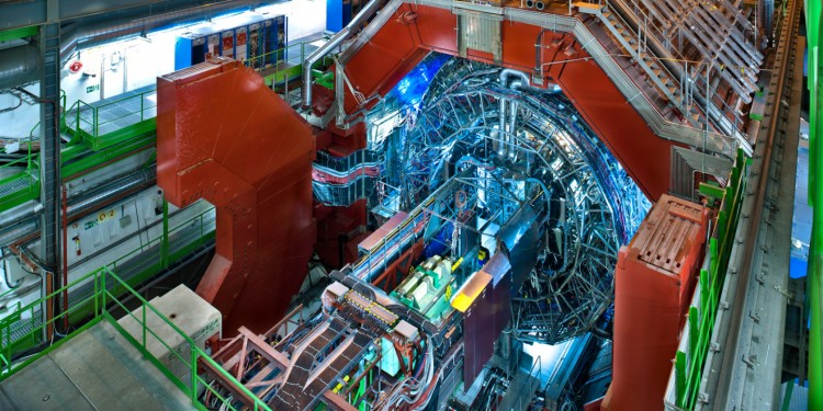 Ein Blick in das Innere des ALICE-Detektors. Teilchenphysiker der WWU Münster sind an diesem Experiment am CERN beteiligt.<address>© CERN - Saba, A.</address>