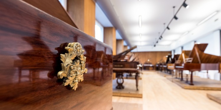 Die Kinder-Uni macht Halt in der Musikhochschule: Es geht unter anderem um Instrumente, die Bedeutung von Musik und wie man sie wissenschaftlich untersucht.<address>&copy; WWU - Peter Leßmann</address>