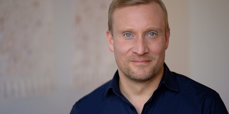 Dr. Benjamin Höhne spricht im WWU-Cast über das Umfragehoch der AfD.<address>© Gerlind Klemens</address>