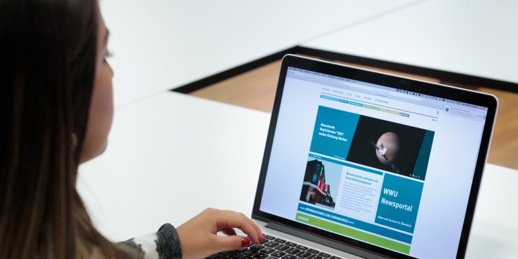 Die aktuelle Ringvorlesung der Kontaktstelle „Studium im Alter“ findet online statt und dreht sich rund um das Thema Vertrauen.<address>&copy; Uni MS - MünsterView</address>