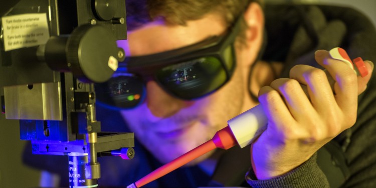 Für die Arbeitsgruppe „Nichtlineare Photonik“ ist Laserlicht ein wichtiges Werkzeug.<address>© Uni MS - Pascal Runde</address>