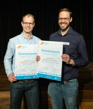 Die Übungsleiter André Muesmann (li.) und Marco Schnieder erhielten Ehrenamtspreise.<address>© Uni MS - Peter Leßmann</address>