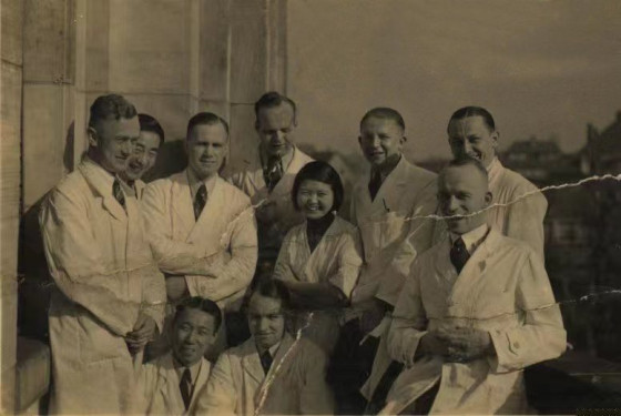 Fu-Ying Liu (Mitte) während ihrer Zeit an der Universität Münster<address>&copy; privat</address>