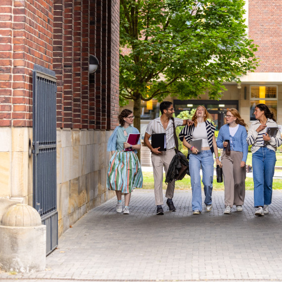 Orientation weeks and mentoring programmes offer great opportunities to start your studies with new friends.<address>© Uni MS - Linus Peikenkamp</address>