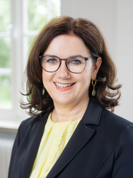 Porträtfoto von Ulrike Weyland<address>© Christoph Steinweg</address>