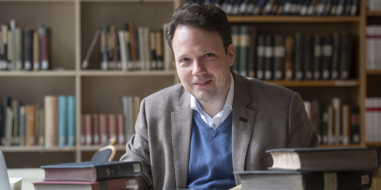 Prof. Dr. Michael Seewald<address>© Barbara Frommann</address>