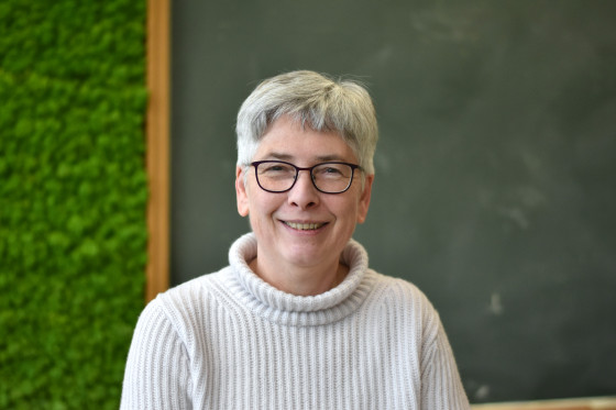 Porträtbild von Prof. Dr. Angela Stevens<address>&copy; Uni MS - Victoria Liesche</address>