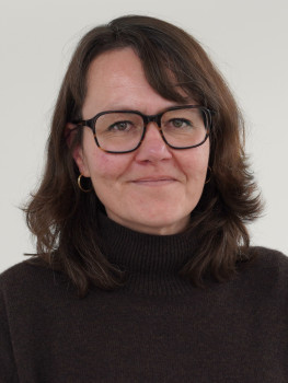 Zu sehen ist ein Porträtfoto von Dr. Franziska Quabeck.<address>© Uni MS - Brigitte Heeke</address>