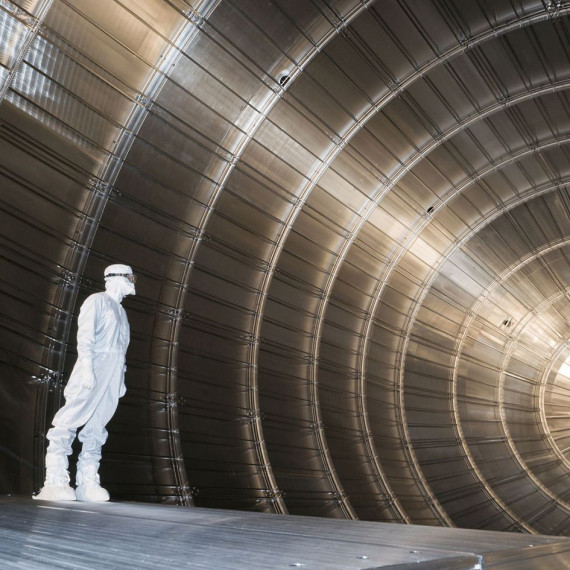 Blick ins Innere des KATRIN-Hauptspektrometers<address>© M. Zacher/KATRIN Coll.</address>