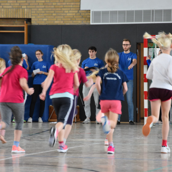 Als Bildungspartner haben Sportvereine die Möglichkeit, Kinder und Jugendliche mit vielfältigen Bewegungs-, Spiel und Sportangeboten zu unterstützen.<address>&copy; Uni MS - Kathrin Kottke</address>